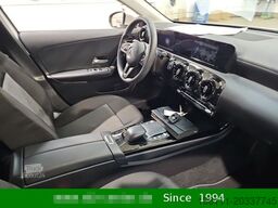 MERCEDES-BENZ A 200 Automatik Navigation Komfort-Fahrwerk