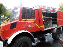 MERCEDES-BENZ Feuerwehr Unimog U 1300 L Tank & Pumpe 1800 L