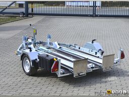 Debon RM2 Zweimotorradanhänger Einzelabsenkung