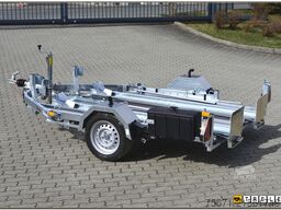 Debon RM2 Zweimotorradanhänger Einzelabsenkung