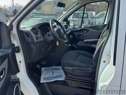 Renault Trafic **AMBULANCE-RETTUNGSWAGEN**