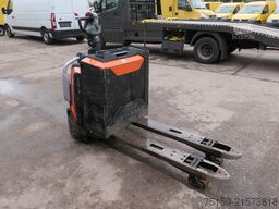 toyota Levio LPE 200