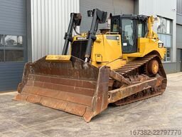 Caterpillar D8T