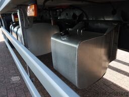 DAF CF 320 FA Koel/Vriezen Carrier supra 1150 Silen...