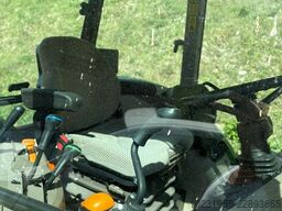 John Deere 5075E
