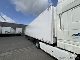 SCHMITZ CARGOBULL SKO 24/L - 13.4 FP 45 Cool V7, TK SLXi 400, Lift