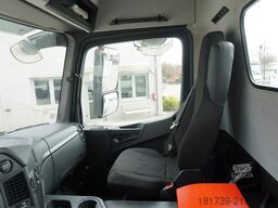 Mercedes-Benz Arocs 2633 flatbed truck / Crane FASSI