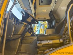 MERCEDES-BENZ 2540 LL 6x2/4 Kühlkoffer 8.2m LBW 2,5t  Carrier