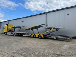 VOLVO FH mit Anhänger für 6 PKW