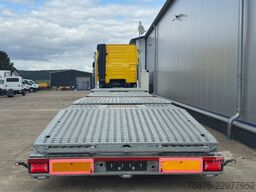 VOLVO FH mit Anhänger für 6 PKW