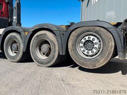 MERCEDES-BENZ Arocs 3240 8x4 Tridem VDL 25T Abrollkipper*Klima