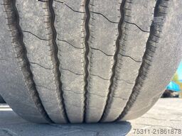 MERCEDES-BENZ Arocs 3240 8x4 Tridem VDL 25T Abrollkipper*Klima