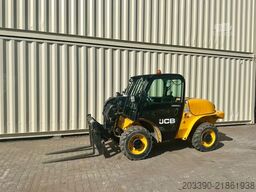 JCB 520-40 / 2017 BJ / 2.297 Bh / 4 Meter / 2 Tonnen