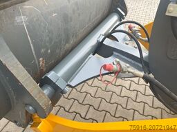 LIEBHERR 506 C Radlader 4x4 Schaufel Schnellwechsler