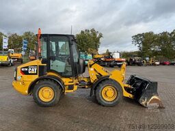 CATERPILLAR 907 M 4x4, 4+1 Schaufel, Palettengabel, S.W.S