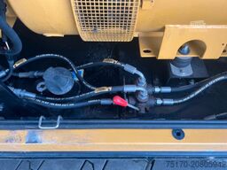 CATERPILLAR DE110E3 Stromerzeuger / 100KVA / 2018 / 18.837h