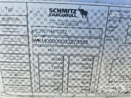 Schmitz Cargobull Semitrailer Curtainsider Mega