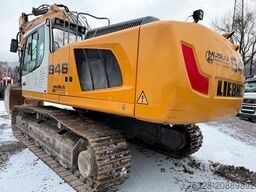 LIEBHERR R 946 LC Schnellwechsler 2x Löffel + Reißzahn