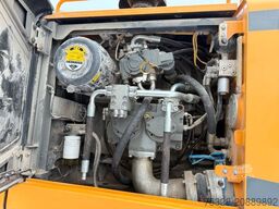 LIEBHERR R 946 LC Schnellwechsler 2x Löffel + Reißzahn