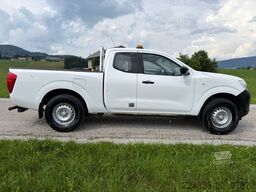 NISSAN Navara NP300 Visia King Cab 4x4