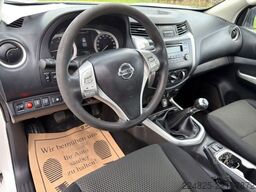 NISSAN Navara NP300 Visia King Cab 4x4