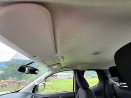 NISSAN Navara NP300 Visia King Cab 4x4