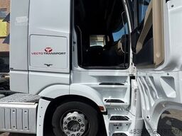 MERCEDES-BENZ Actros 1845/Klima/2xBett/2xTank/2instock