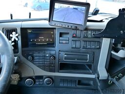 Volvo FM460  HMF 2120 4330kg 10.2m K3 Funk Lift Lenk