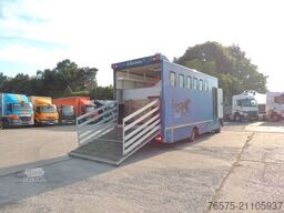 RENAULT 220dci Pferdentransport (6 pferden)