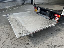 DAF LF 230 FA / 12 Ton / Tacho V2 / Box / Laadklep ...