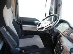 MAN TGX 26.460 6x2 tractor unit 666.000km
