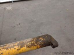 Diversen Occ hydraulische zuiger ca. 280 cm lang , 10 cm br