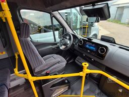 MERCEDES-BENZ Sprinter 517 Heckniederflur Vorlauffahrzeug
