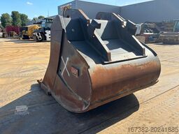 Verachtert HD bucket with teeth CW70 for 374F