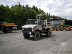 MERCEDES-BENZ Unimog U1250 mit Kran MKG 105