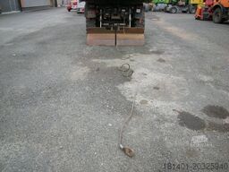 MERCEDES-BENZ Unimog U1250 mit Kran MKG 105