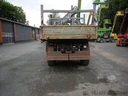 MERCEDES-BENZ Unimog U1250 mit Kran MKG 105