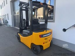 Jungheinrich EFG320