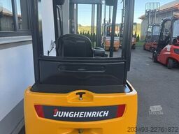 Jungheinrich EFG320