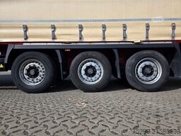 KRONE SD / Liftachse / EDSCHA