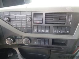 VOLVO FH460 verstellbare Sattelkupplung 2x Tank