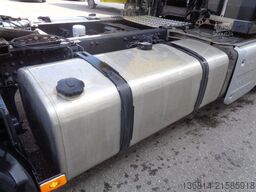 VOLVO FH460 verstellbare Sattelkupplung 2x Tank