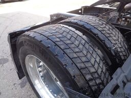 VOLVO FH460 verstellbare Sattelkupplung 2x Tank