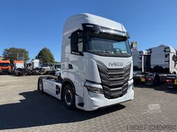 IVECO S-WAY AS440S58 T/FP mit ADR Intarder