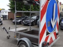 Berghaus AM3 Verkehrsleitanhänger Absperrtafel