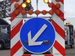 Berghaus AM3 Verkehrsleitanhänger Absperrtafel