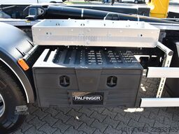 IVECO X-WAY AD280X46Y-PS Abrollkipper PALFINGER HT20TE