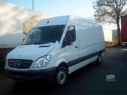 Mercedes-Benz 311 Maxi Lang Hoch German Truck