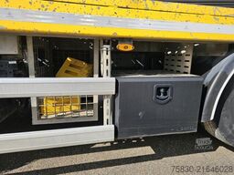 Iveco AD320S42 8x2 / WINCH / RETARDER