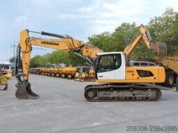 LIEBHERR R926